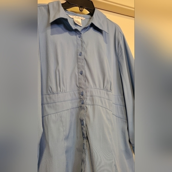 Como stretch blue 3/4 sleeve, cuffed button up blouse Size XL - Picture 4 of 5